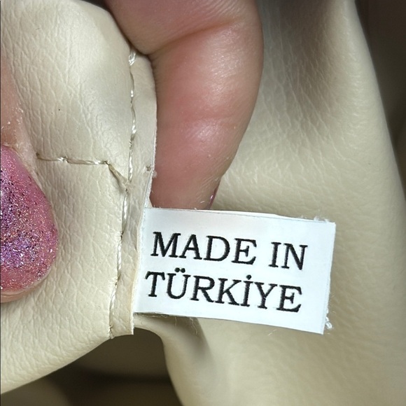 TIFFANY & TOMATO Black Padded Shoulder Bag, MADE IN TÜRKIYE - Picture 4 of 9